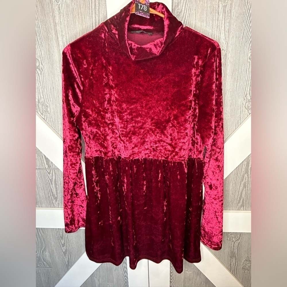 178. Holiday Party Girls Dress Medium M